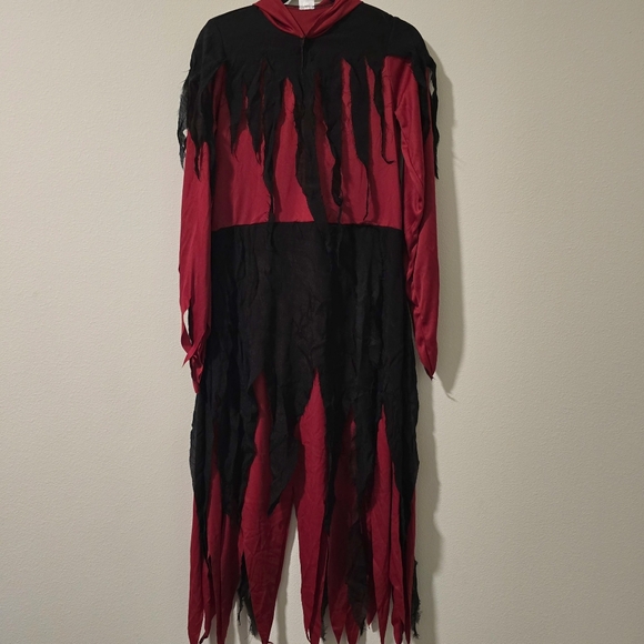 Spirit Halloween Light Up Devilish Demon Costume Black & Red‎ Size XL 14/16 - Picture 3 of 6